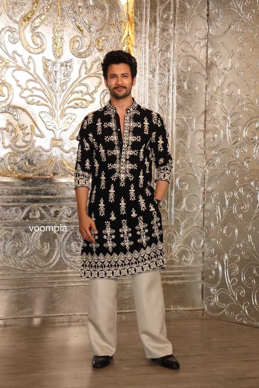 Black Velvet Ivory threadwork embroidery by designer Manish Malhotra
