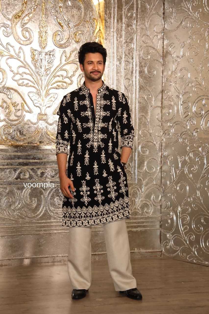 Black Velvet Ivory threadwork embroidery by designer Manish Malhotra