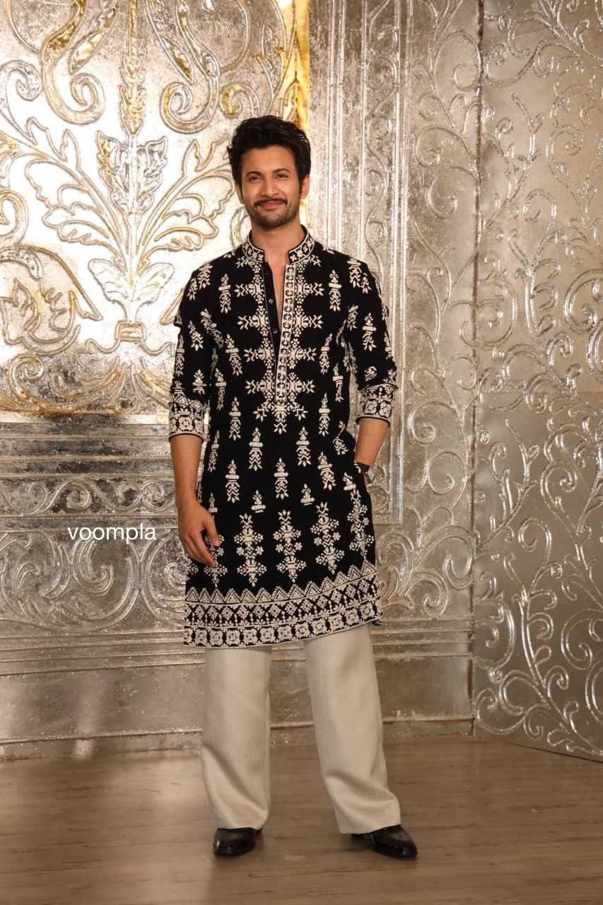 Black Velvet Ivory threadwork embroidery by designer Manish Malhotra