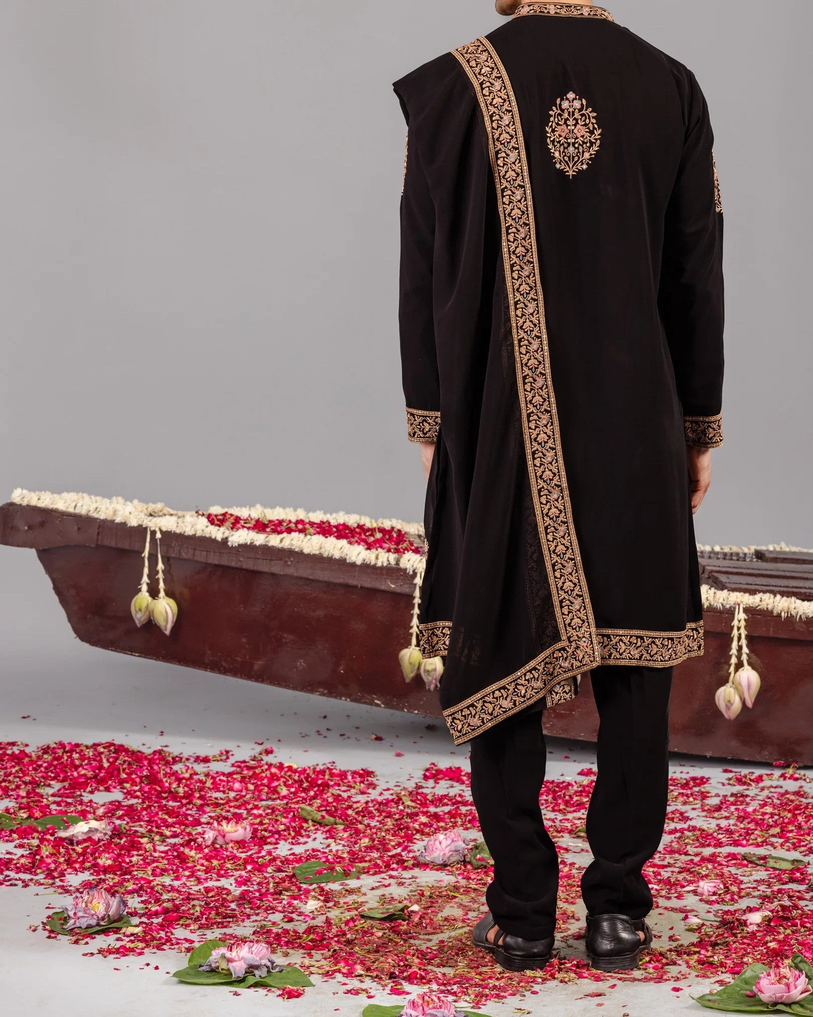 Elvish Yadav Armani Crafted Embroidery Black kurta Pant with Dupatta