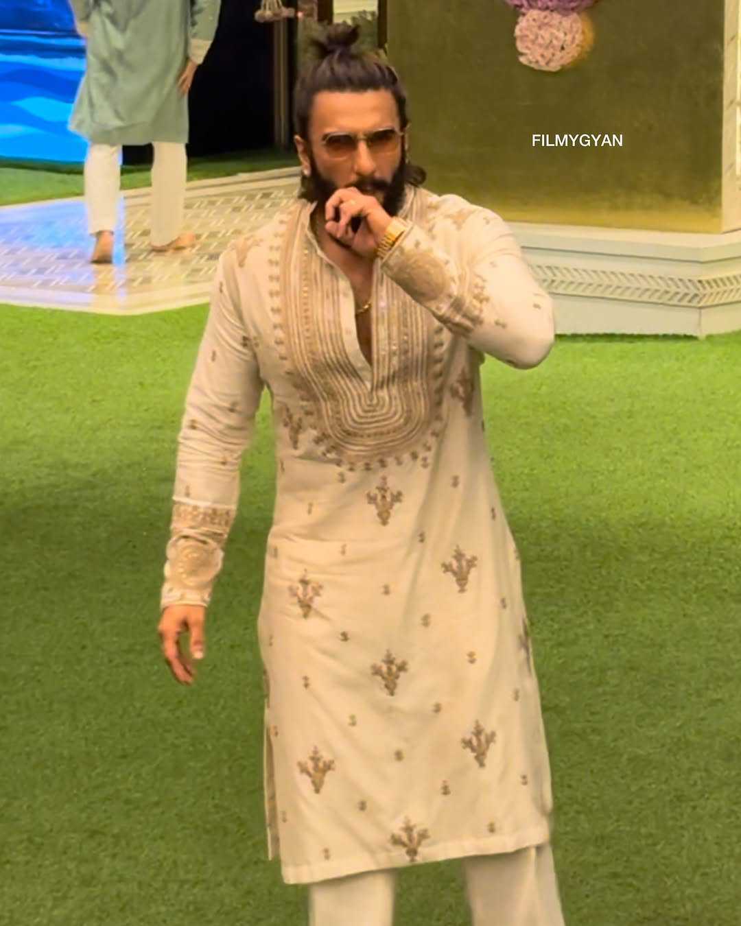 Ranveer Singh Cream Ivory Stylish Embroidery kurta Set