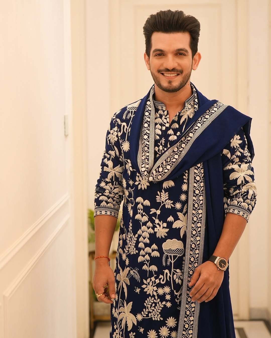 ARJUN BIJLANI NEAVY BLUE KURTA SET WITH DUPATTA HEAVY EMBROIDERY