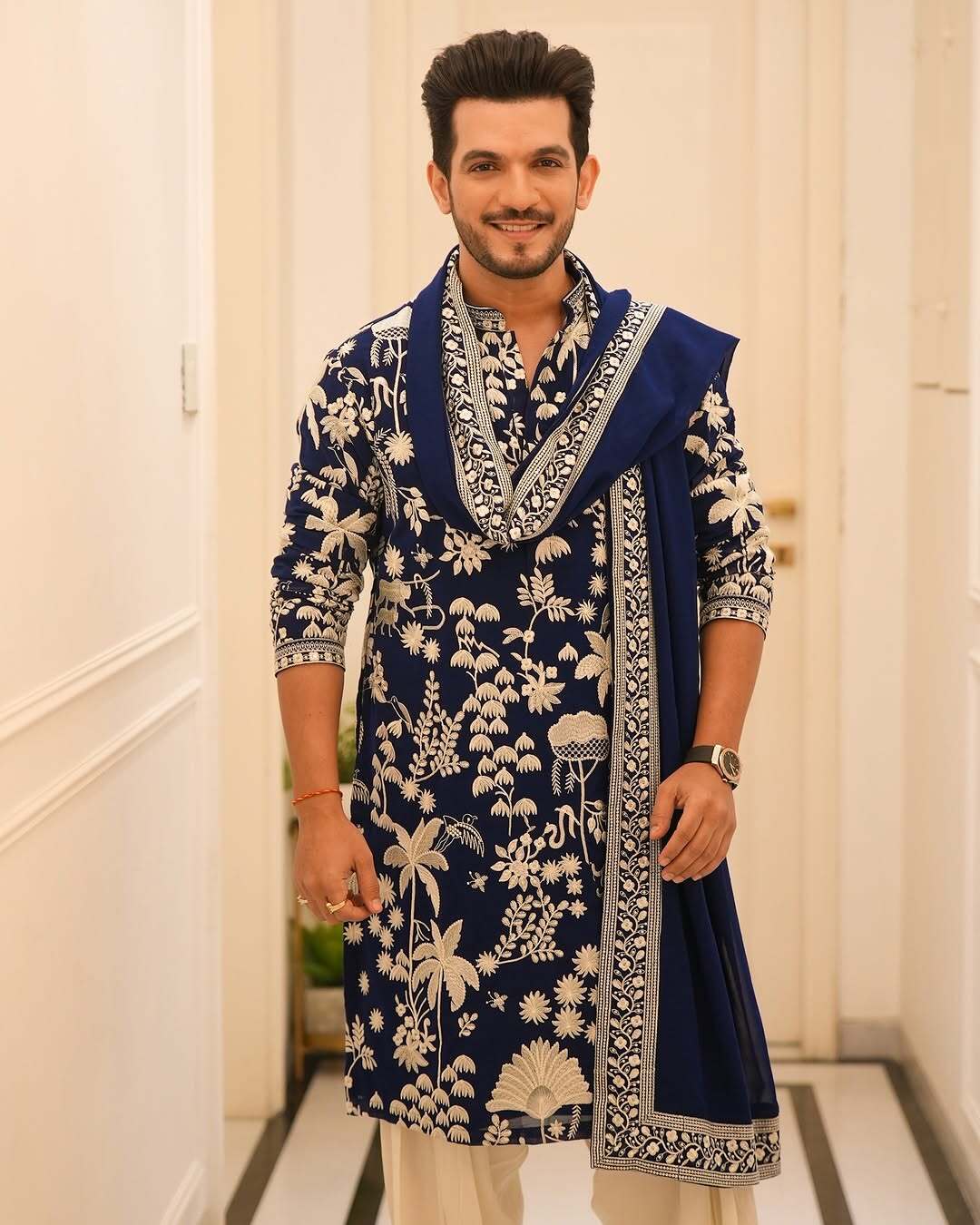 ARJUN BIJLANI NEAVY BLUE KURTA SET WITH DUPATTA HEAVY EMBROIDERY